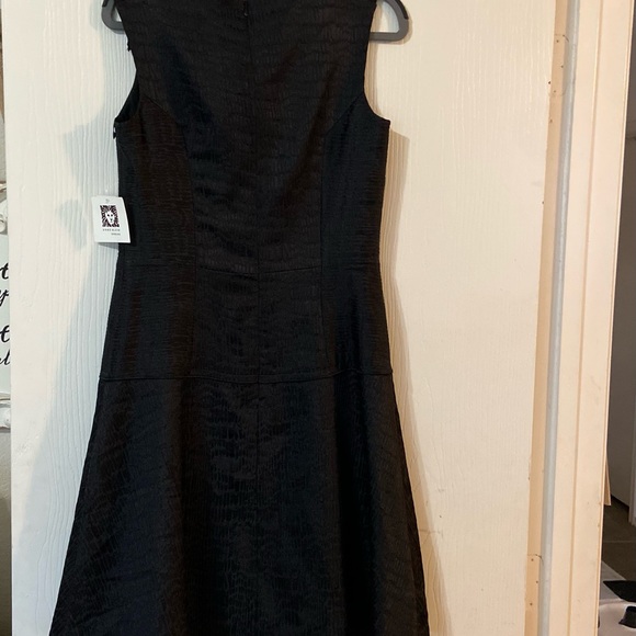 ANNE KLEIN BLACK DRESS NWT. Cute details Size 4. - Picture 6 of 9